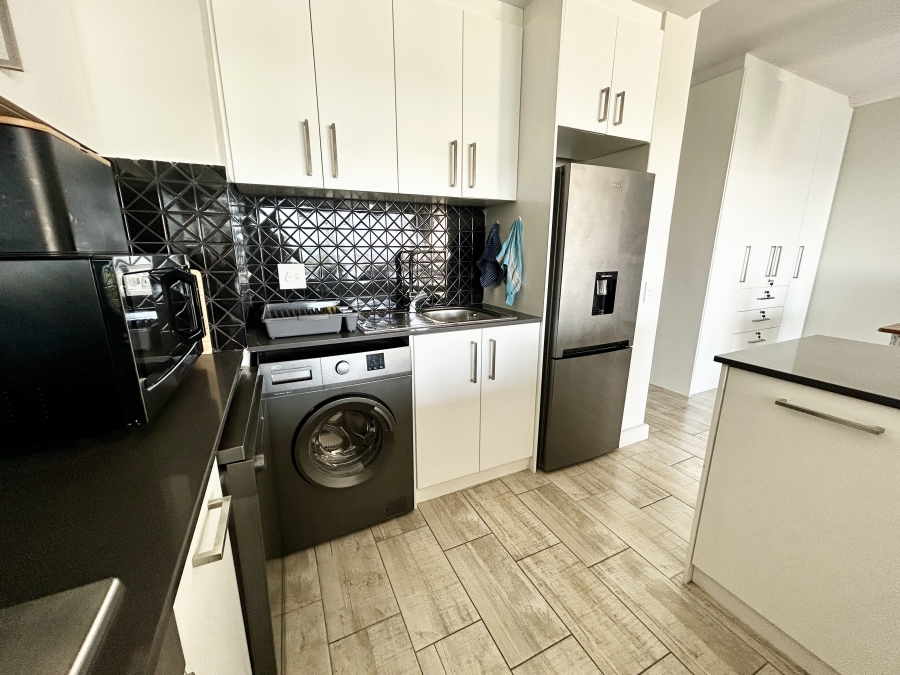 2 Bedroom Property for Sale in Waves Edge Western Cape